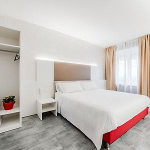 Standard Zimmer mit Kingsize-Bett